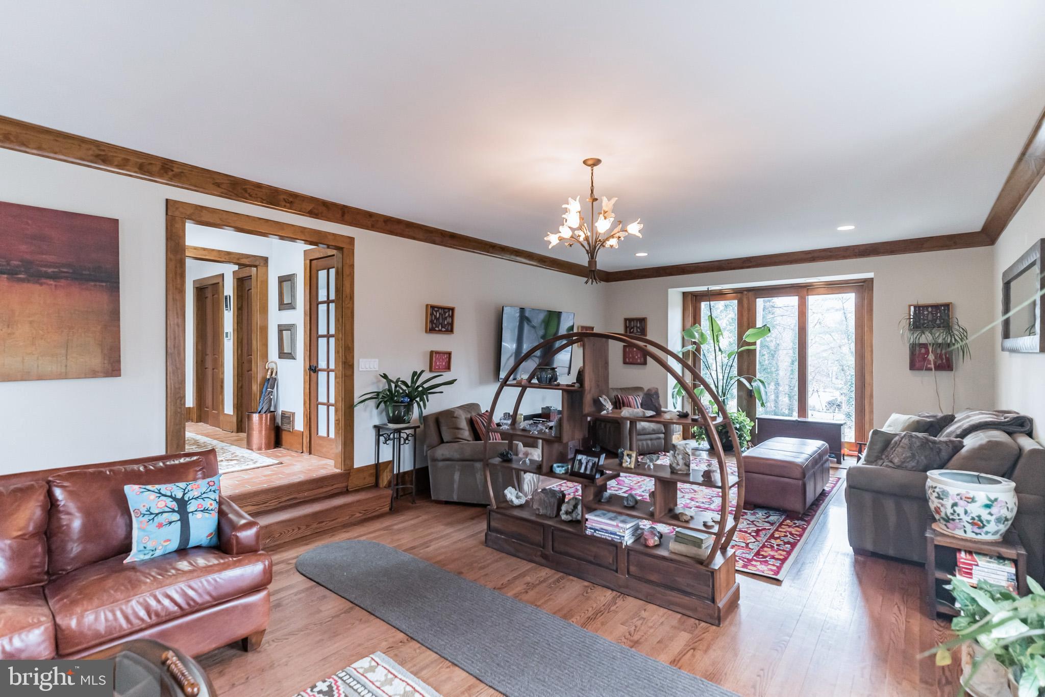 HOLMES RUN HEIGHTS - Residential