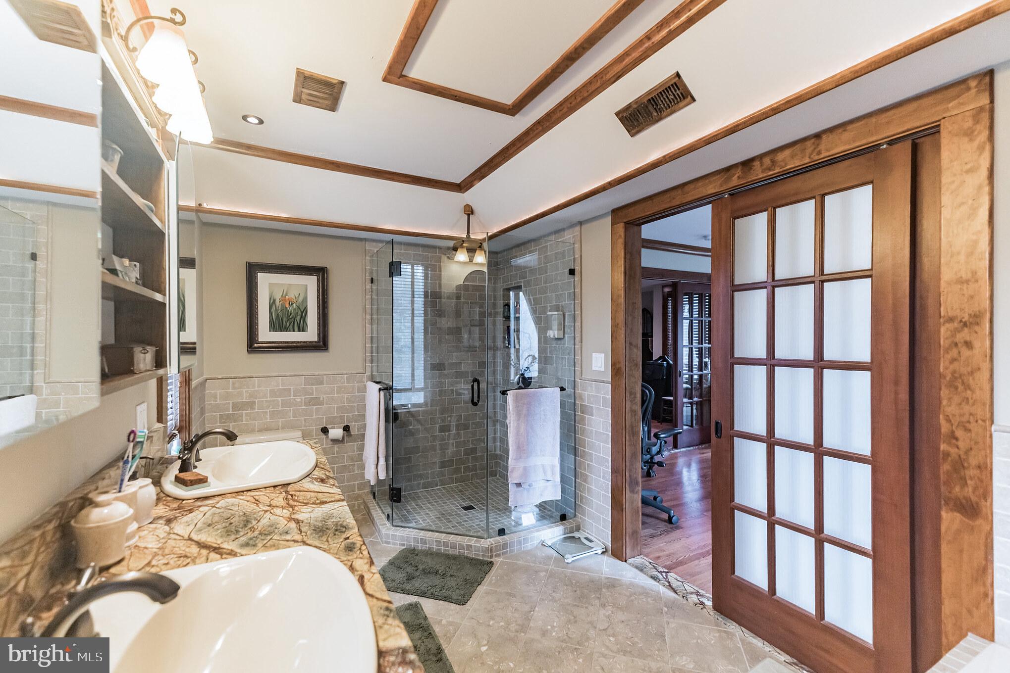 HOLMES RUN HEIGHTS - Residential