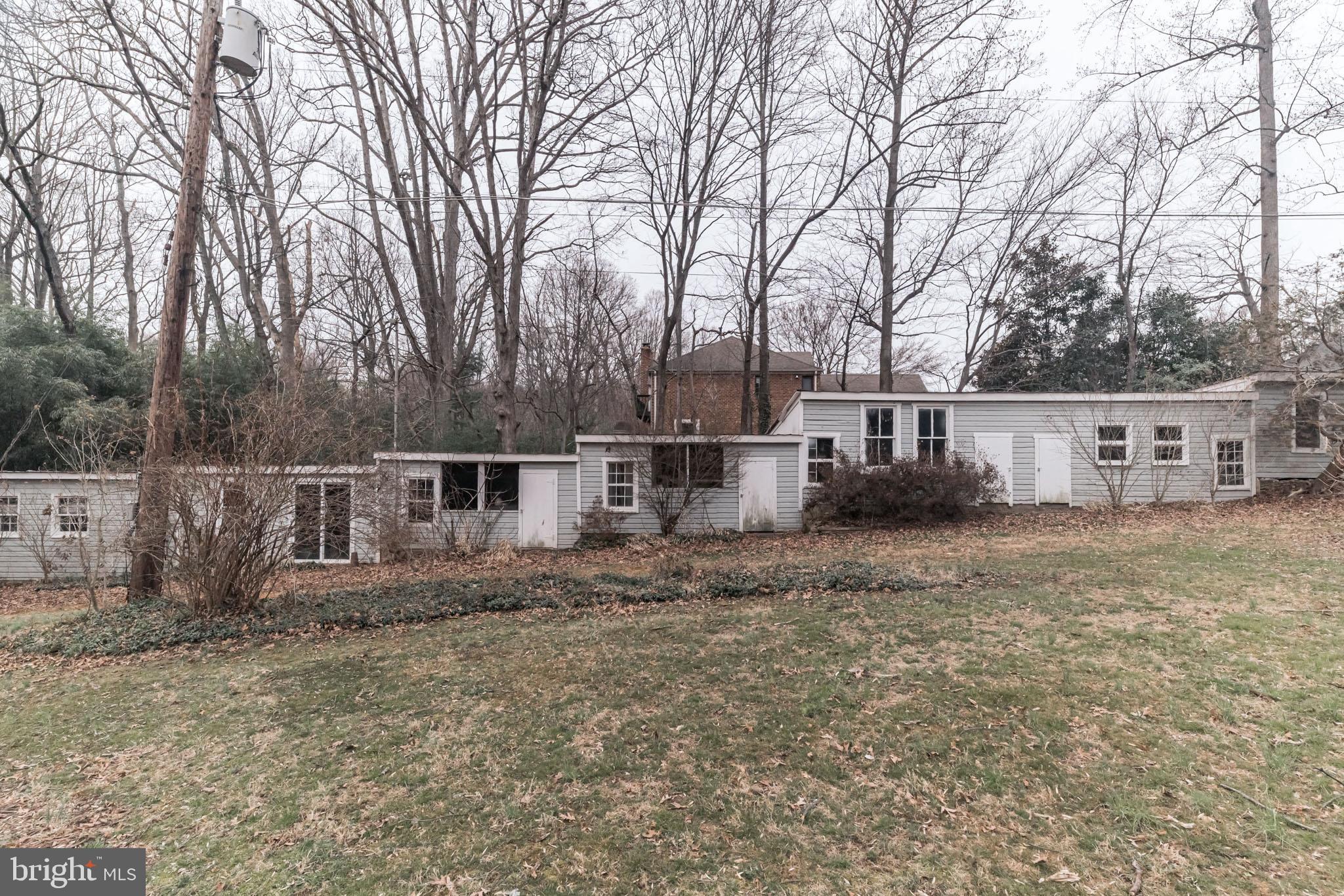 HOLMES RUN HEIGHTS - Residential