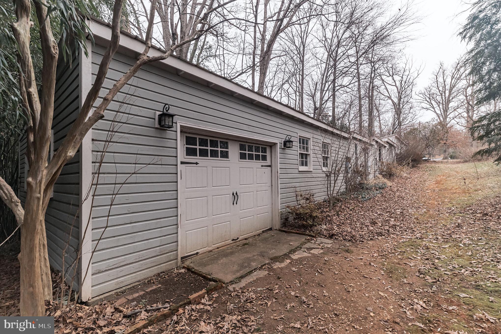 HOLMES RUN HEIGHTS - Residential