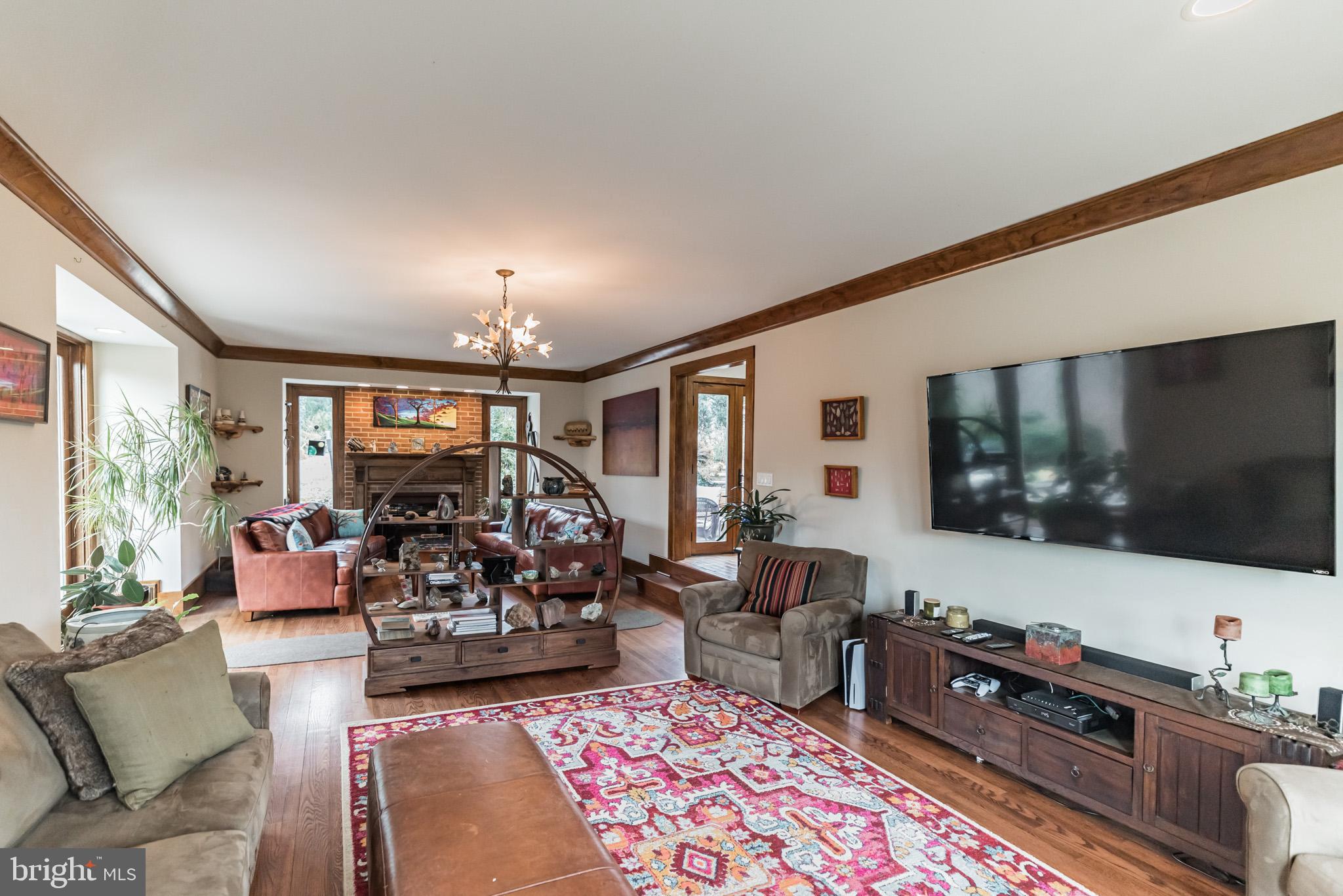 HOLMES RUN HEIGHTS - Residential