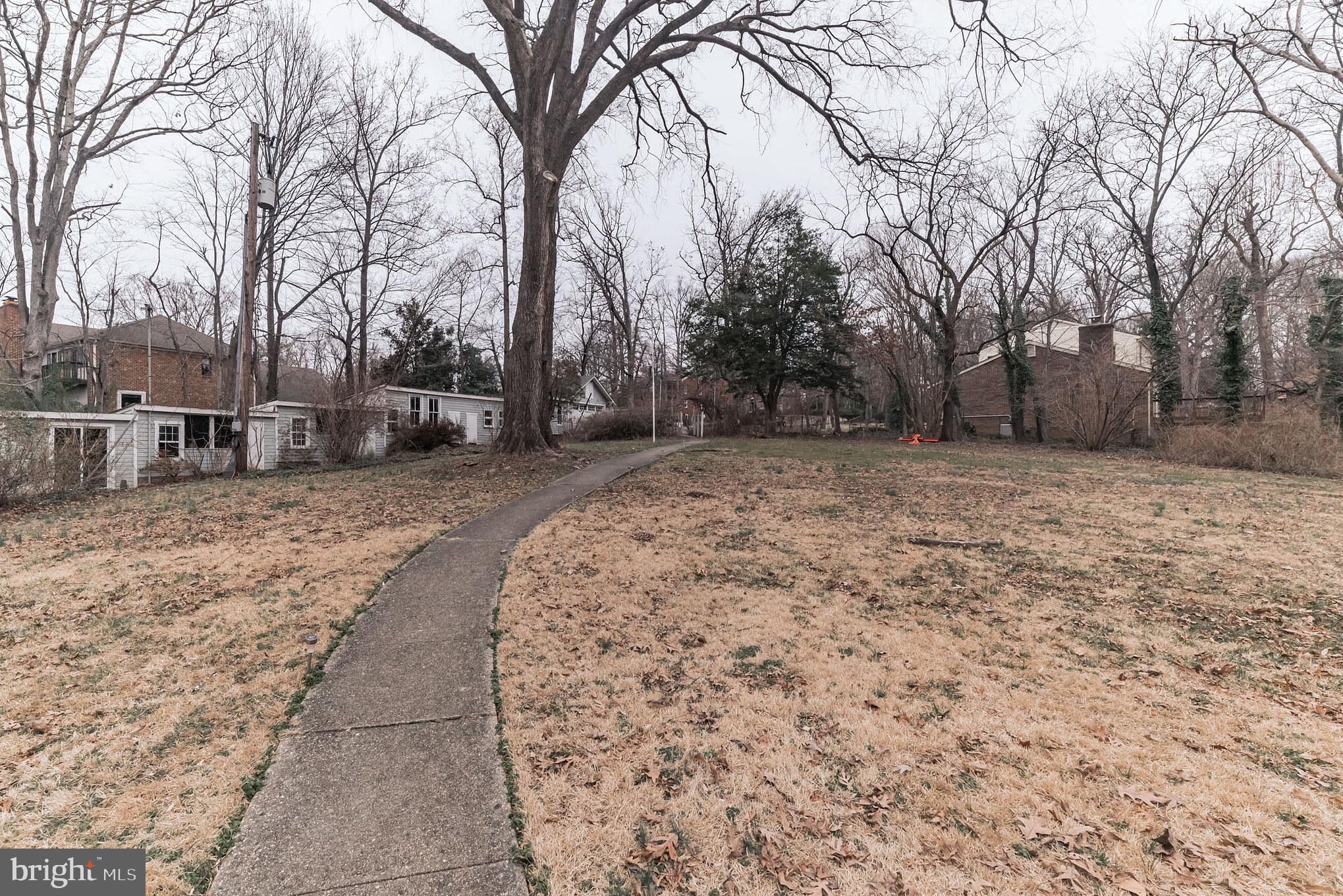 HOLMES RUN HEIGHTS - Residential