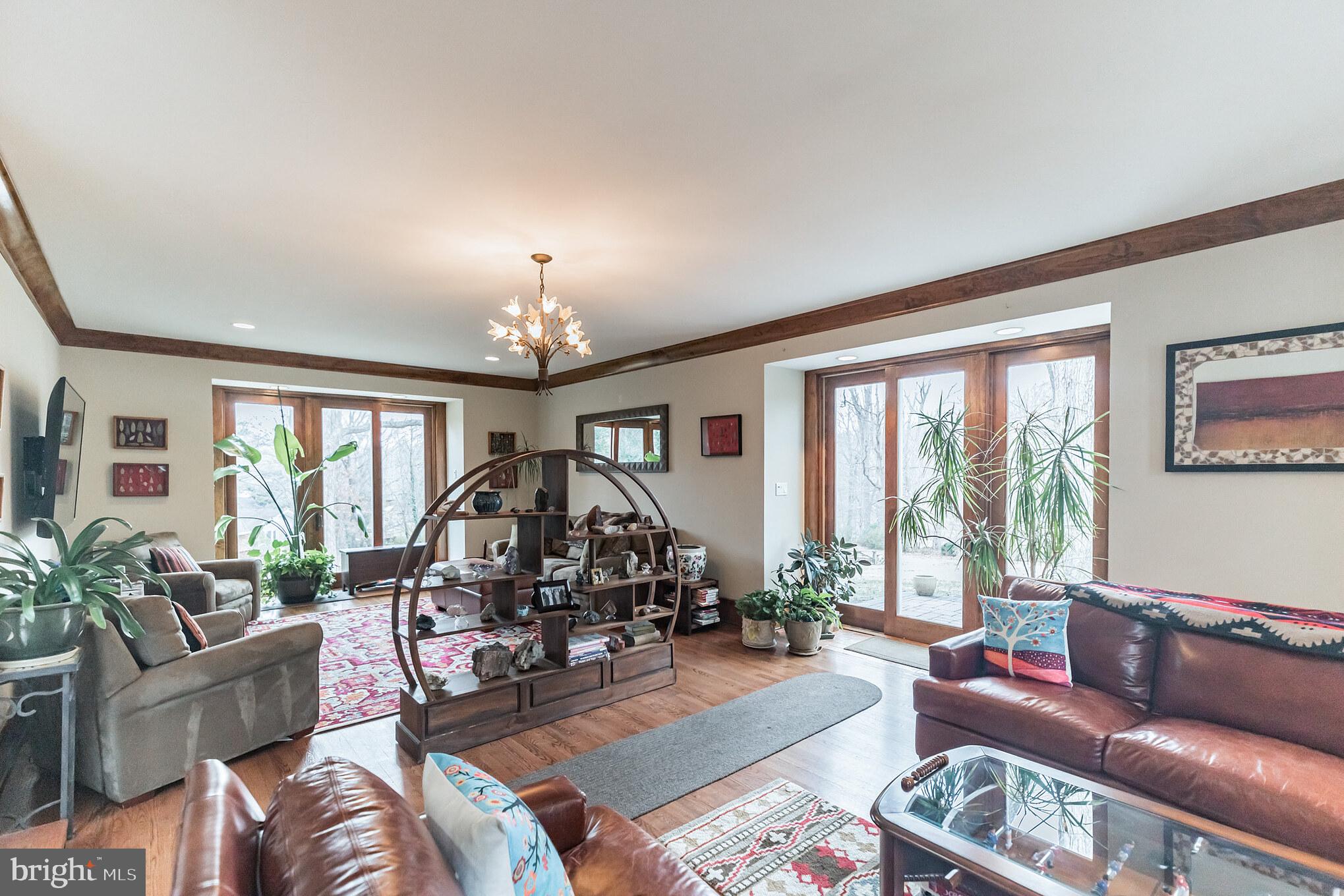 HOLMES RUN HEIGHTS - Residential