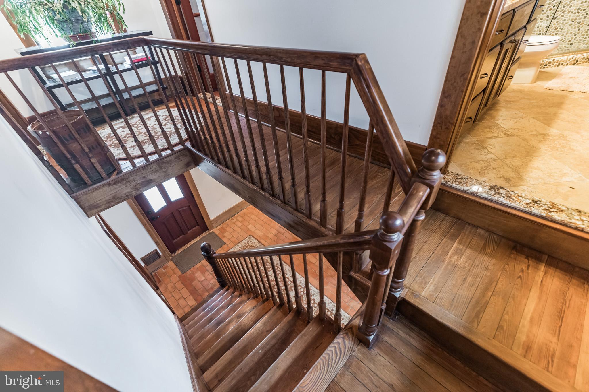 HOLMES RUN HEIGHTS - Residential