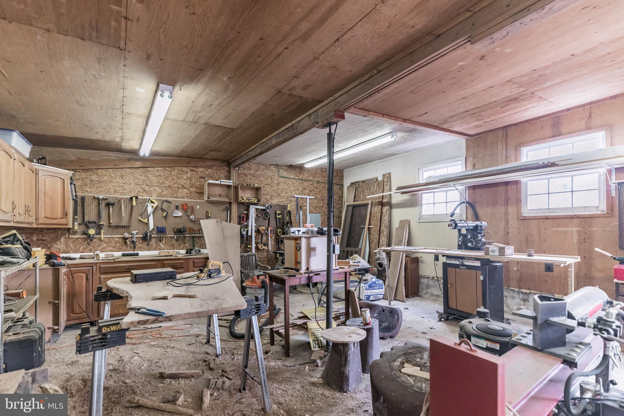 HOLMES RUN HEIGHTS - Residential