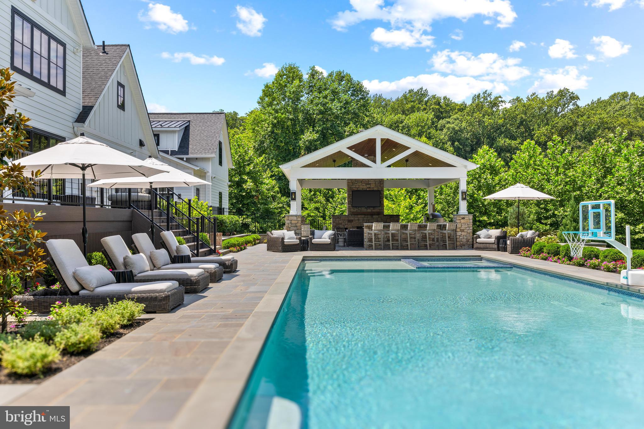 HAHN'S MEADOW - Residential