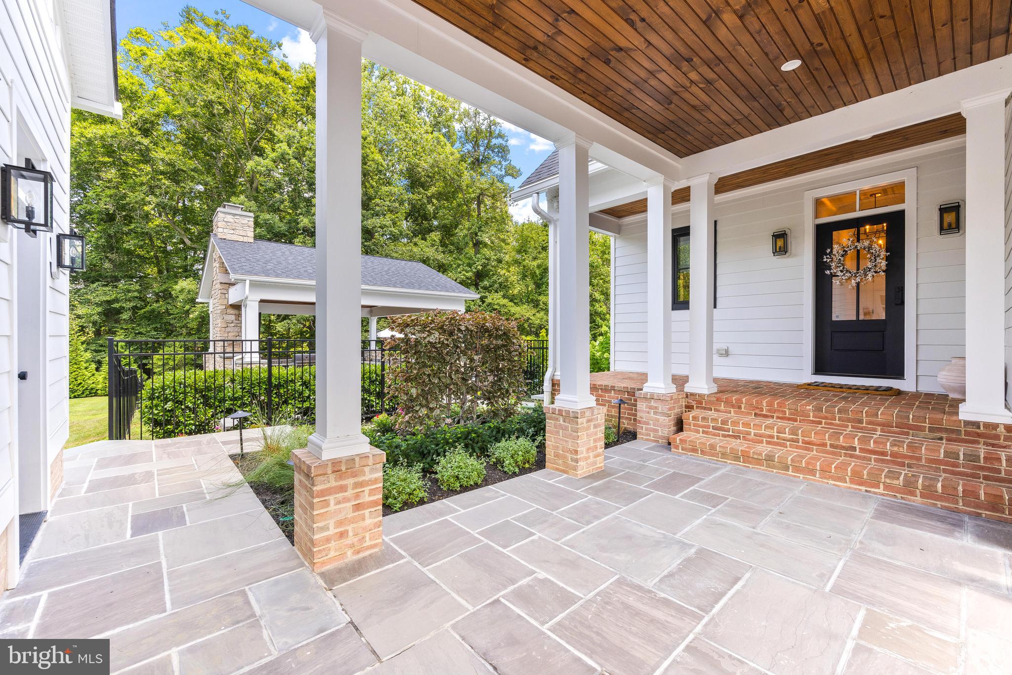 HAHN'S MEADOW - Residential