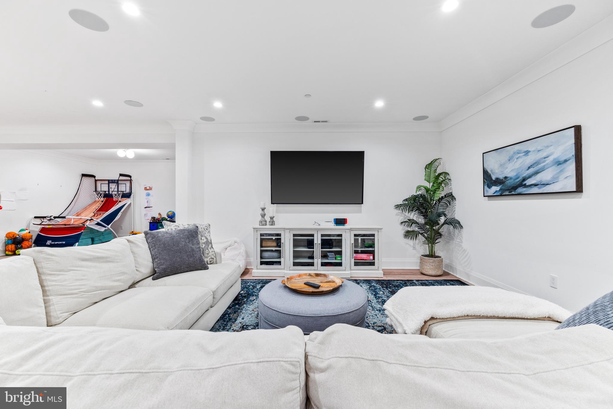 HAHN'S MEADOW - Residential