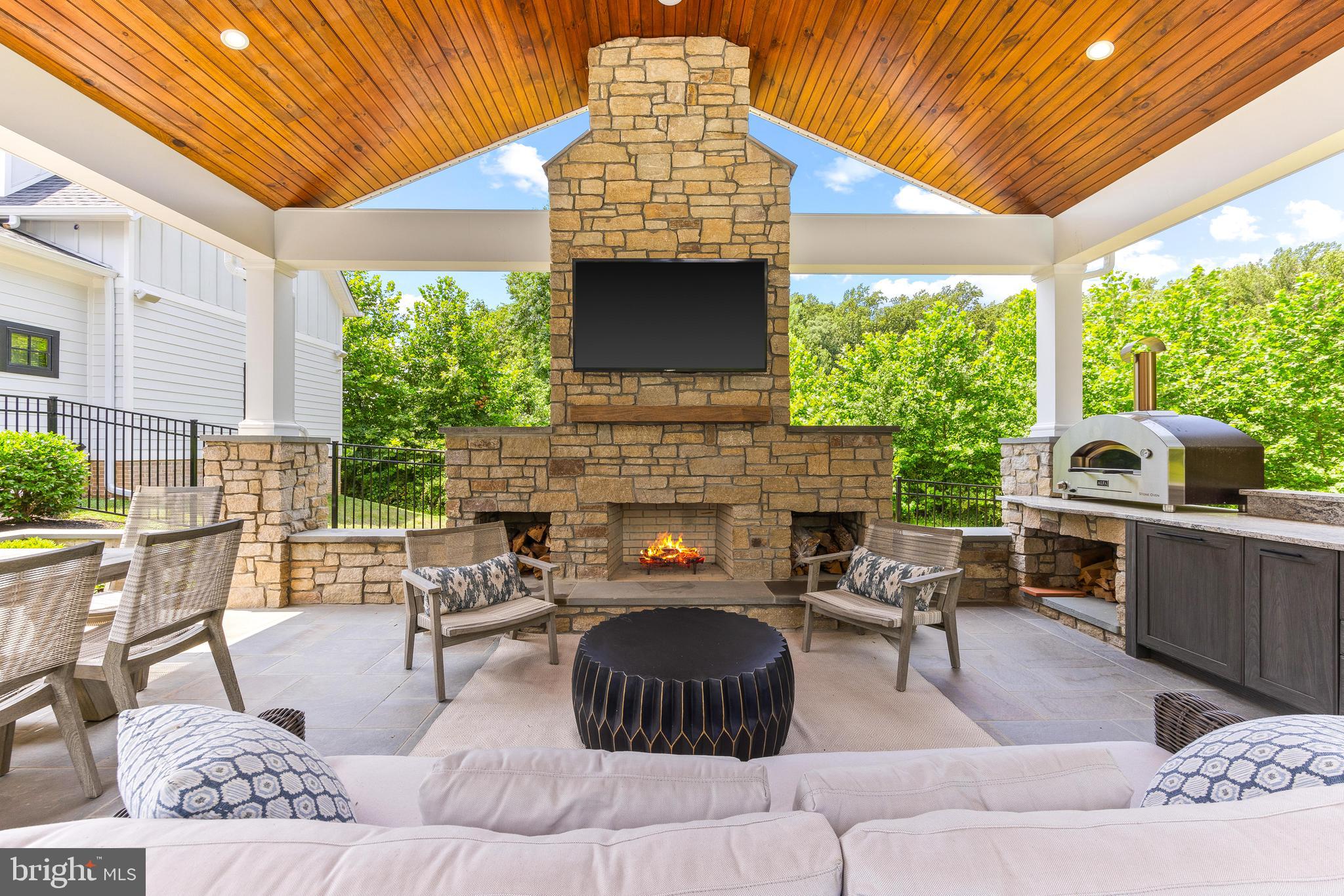 HAHN'S MEADOW - Residential