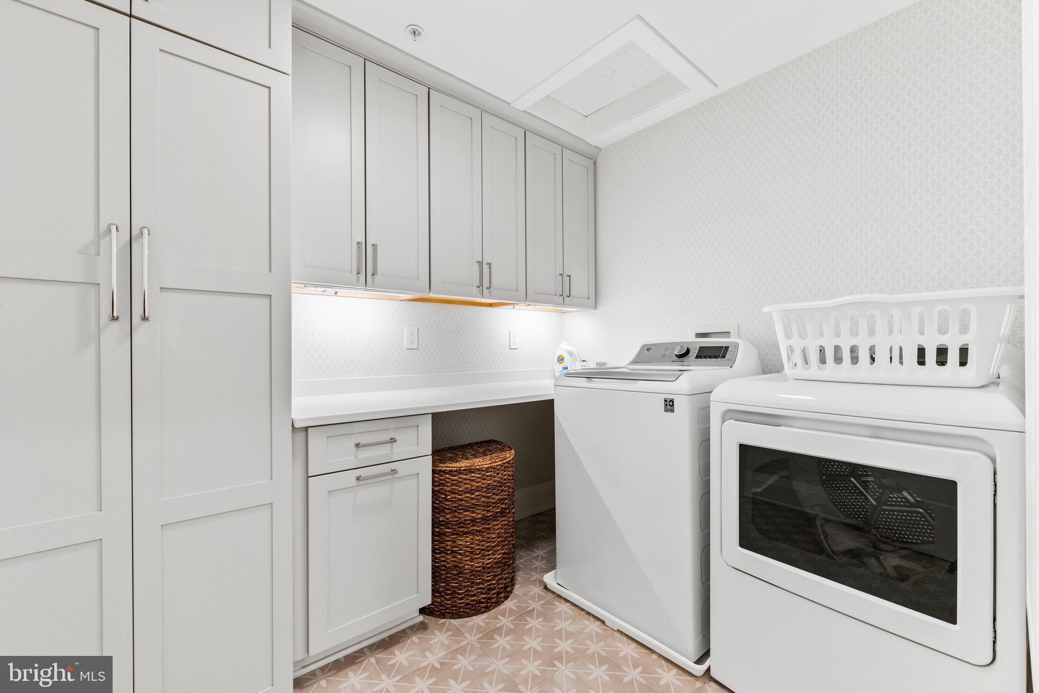 HAHN'S MEADOW - Residential