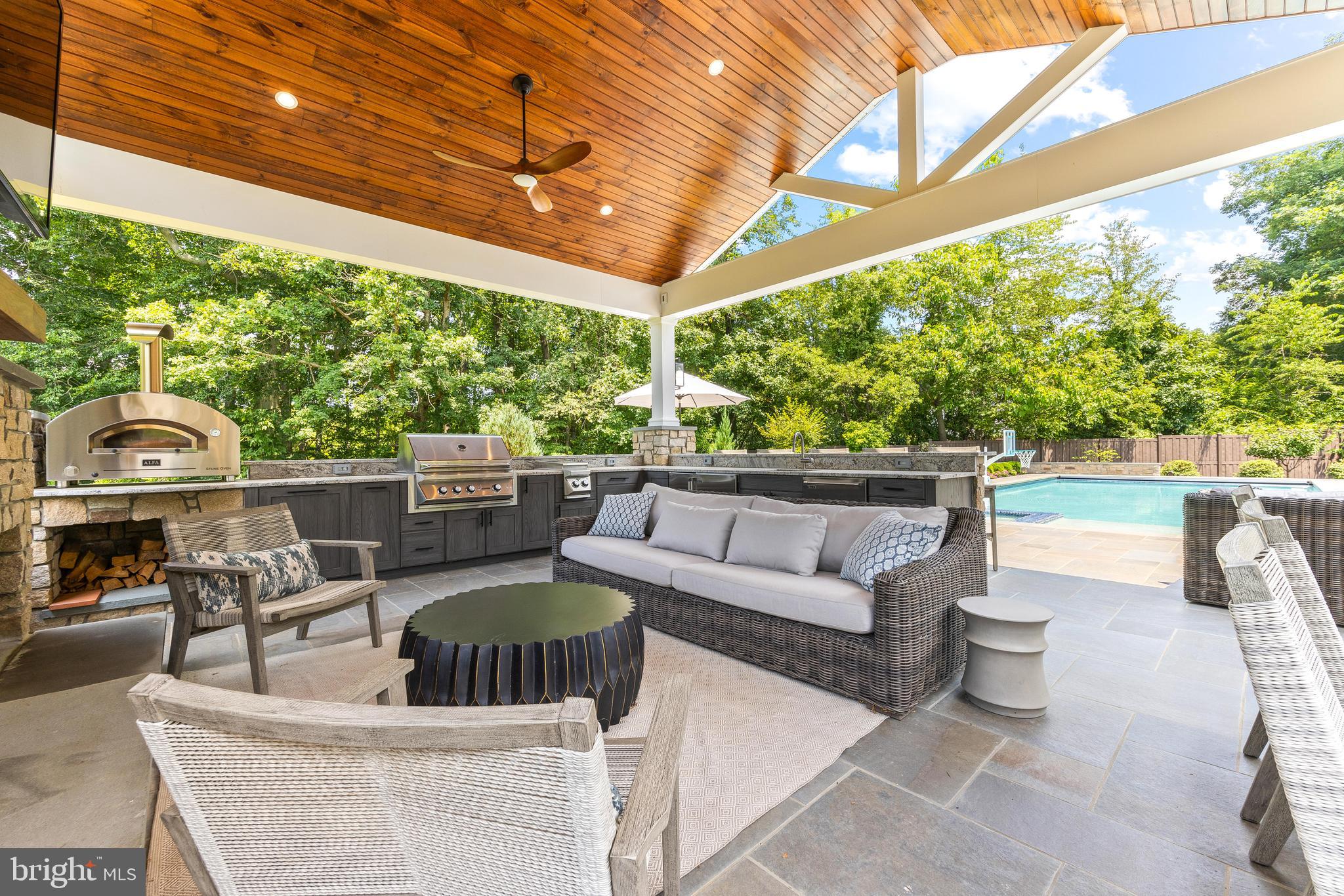 HAHN'S MEADOW - Residential