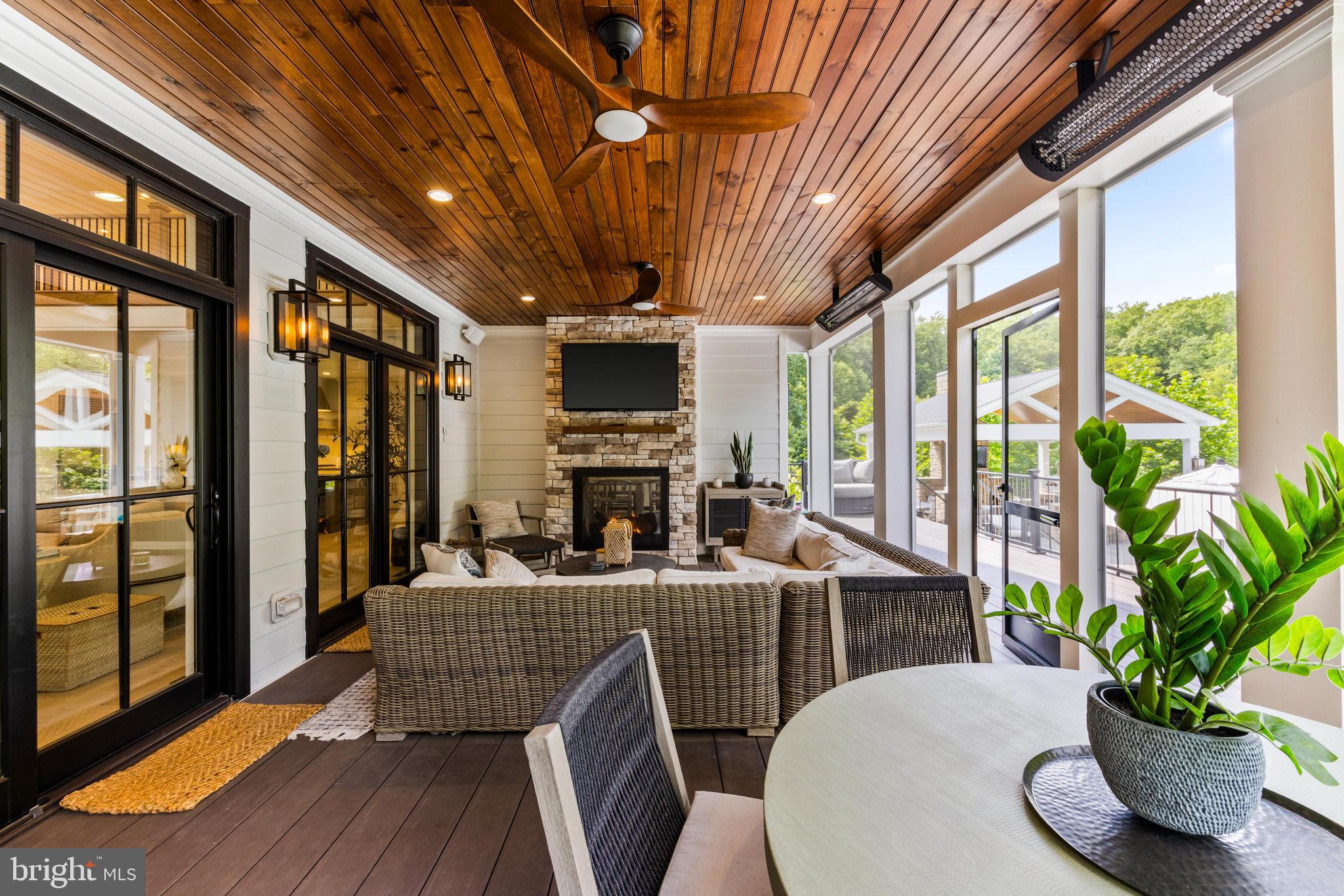 HAHN'S MEADOW - Residential