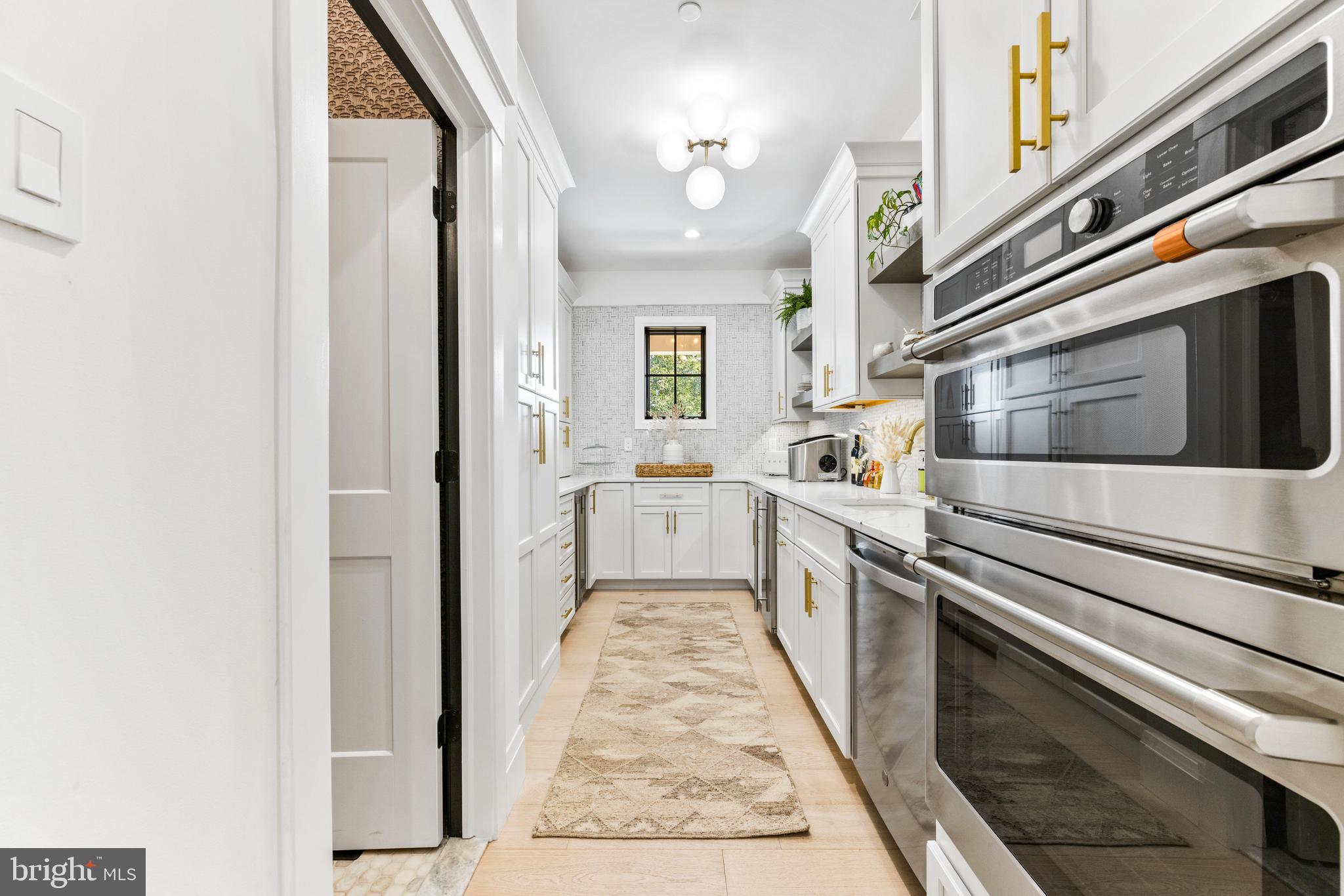 HAHN'S MEADOW - Residential