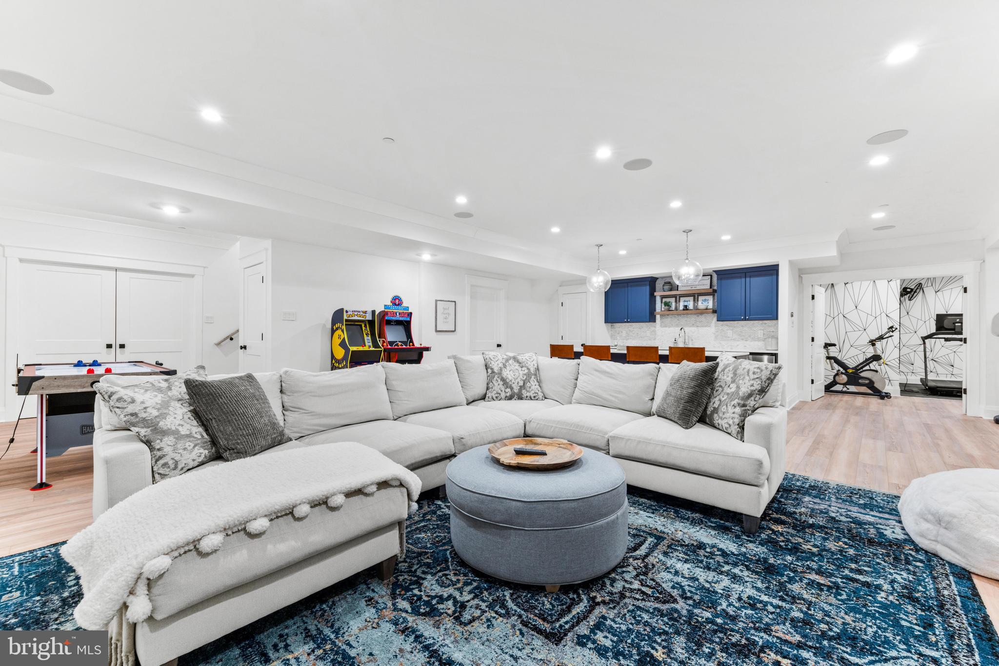 HAHN'S MEADOW - Residential