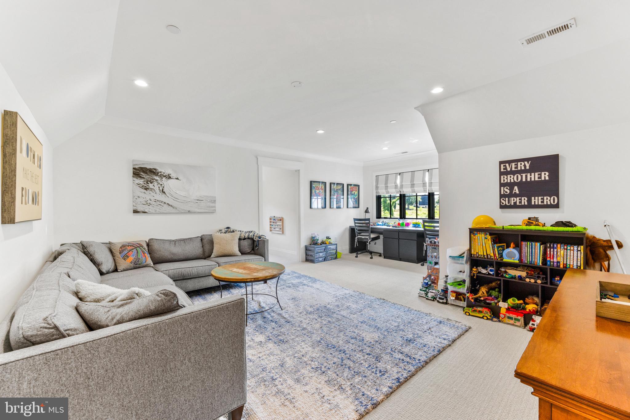 HAHN'S MEADOW - Residential