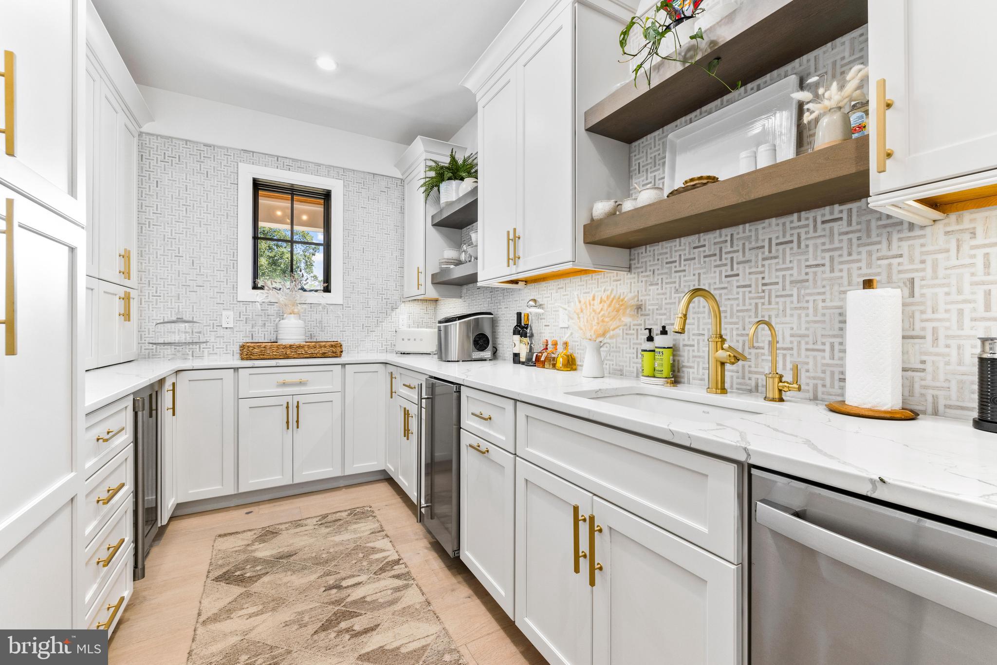 HAHN'S MEADOW - Residential