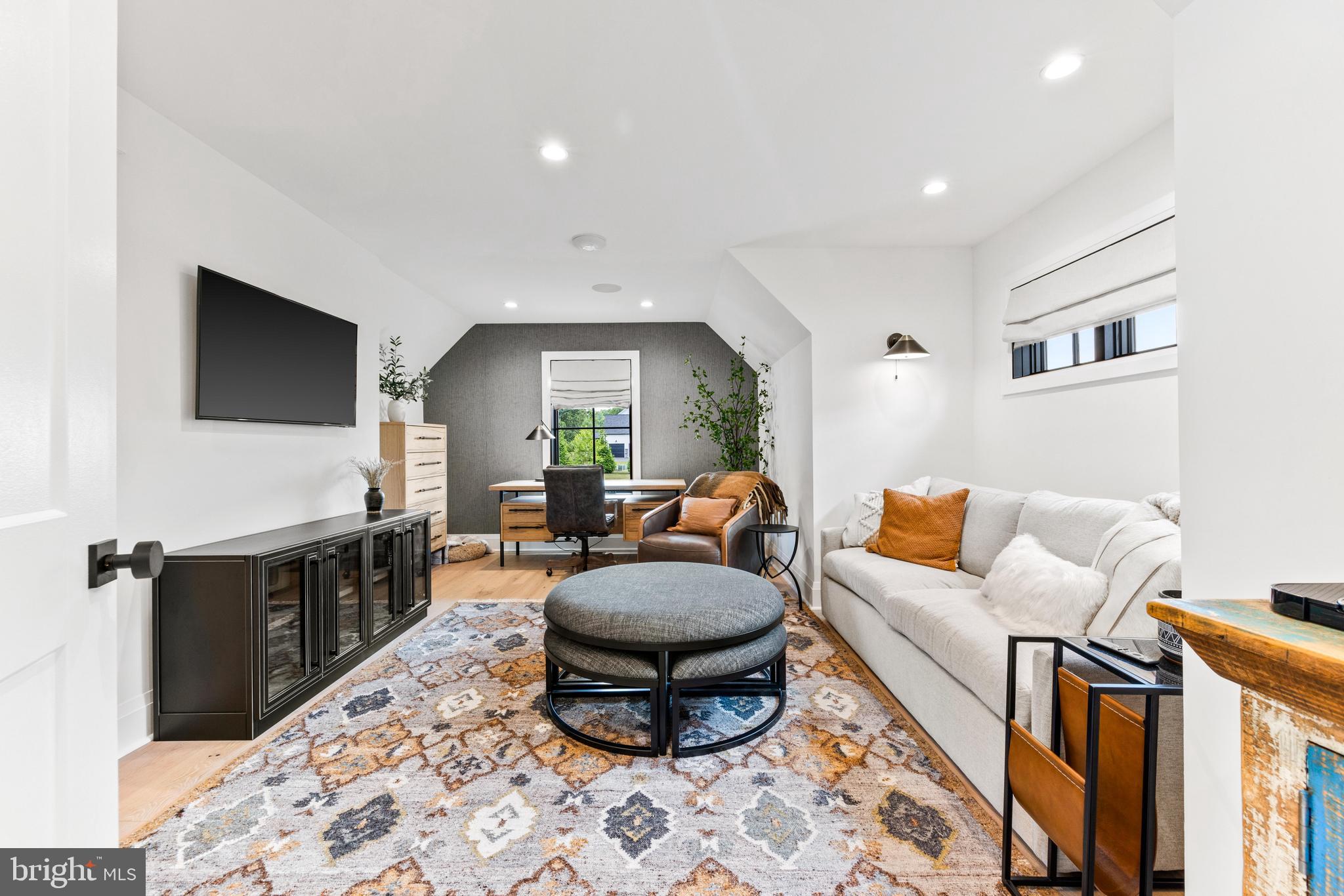 HAHN'S MEADOW - Residential