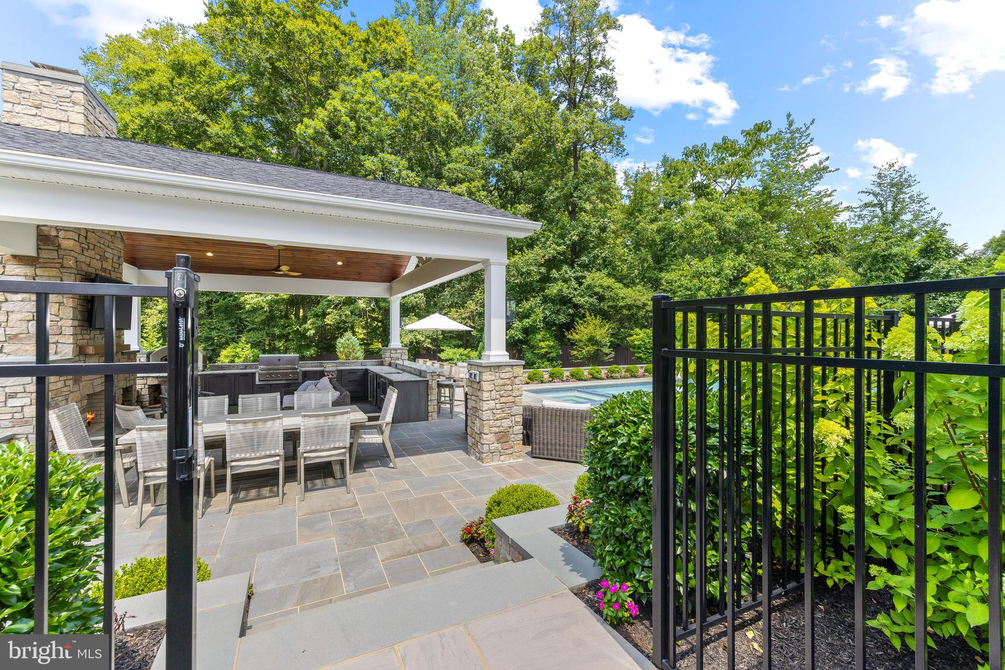 HAHN'S MEADOW - Residential