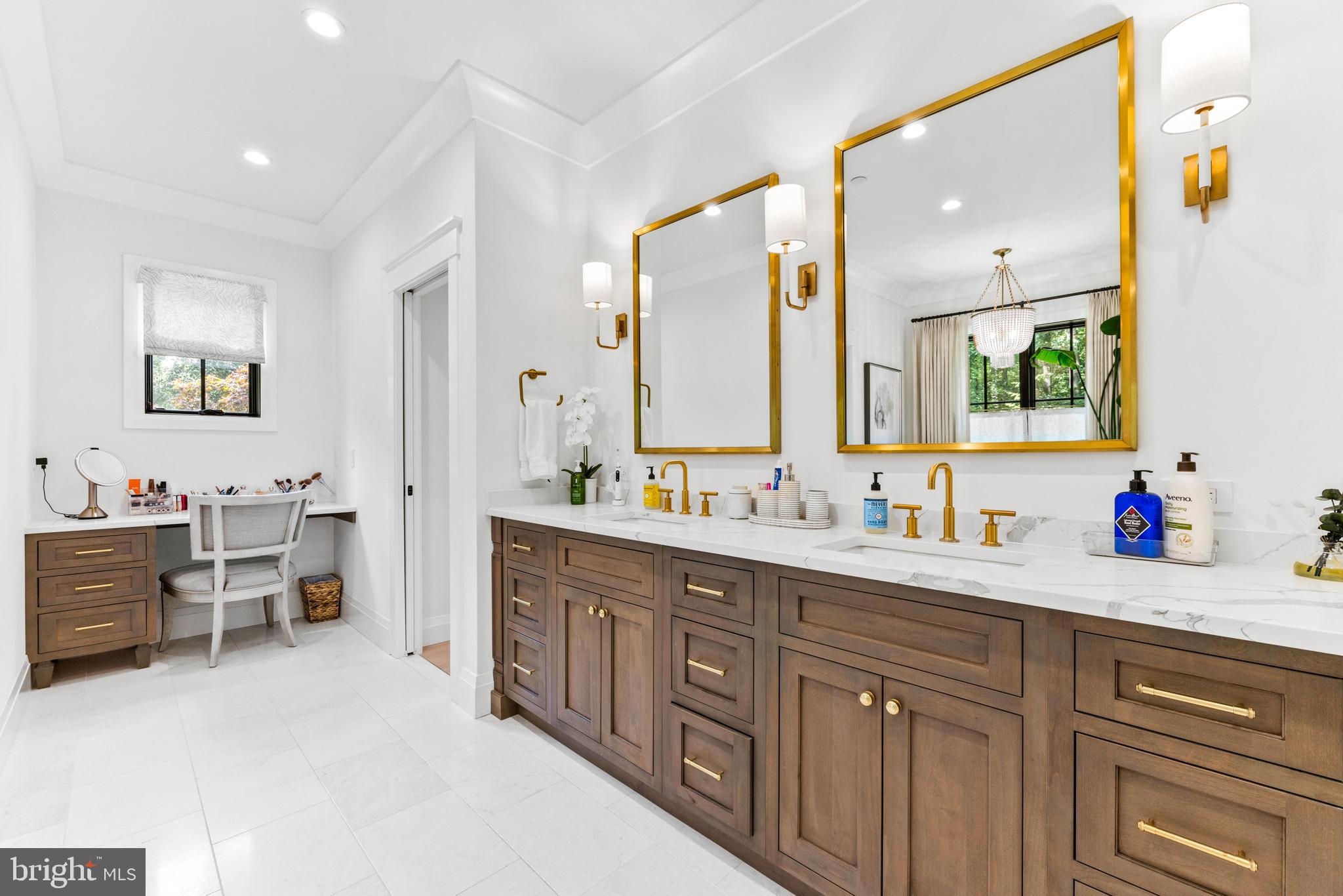 HAHN'S MEADOW - Residential