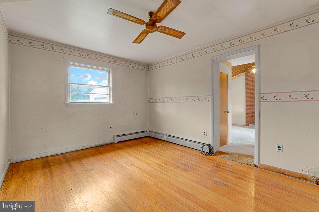 LAUREL VALLEY - Residential