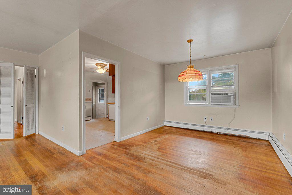 LAUREL VALLEY - Residential