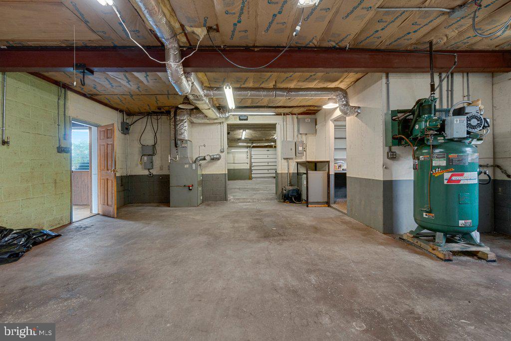 LAUREL VALLEY - Residential