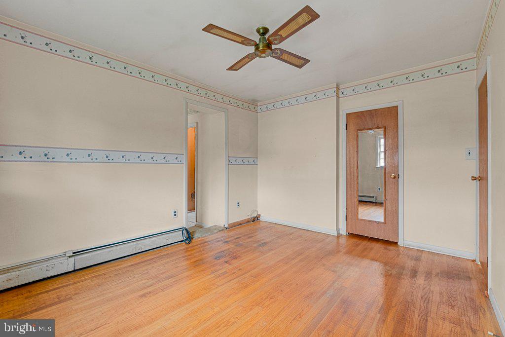 LAUREL VALLEY - Residential