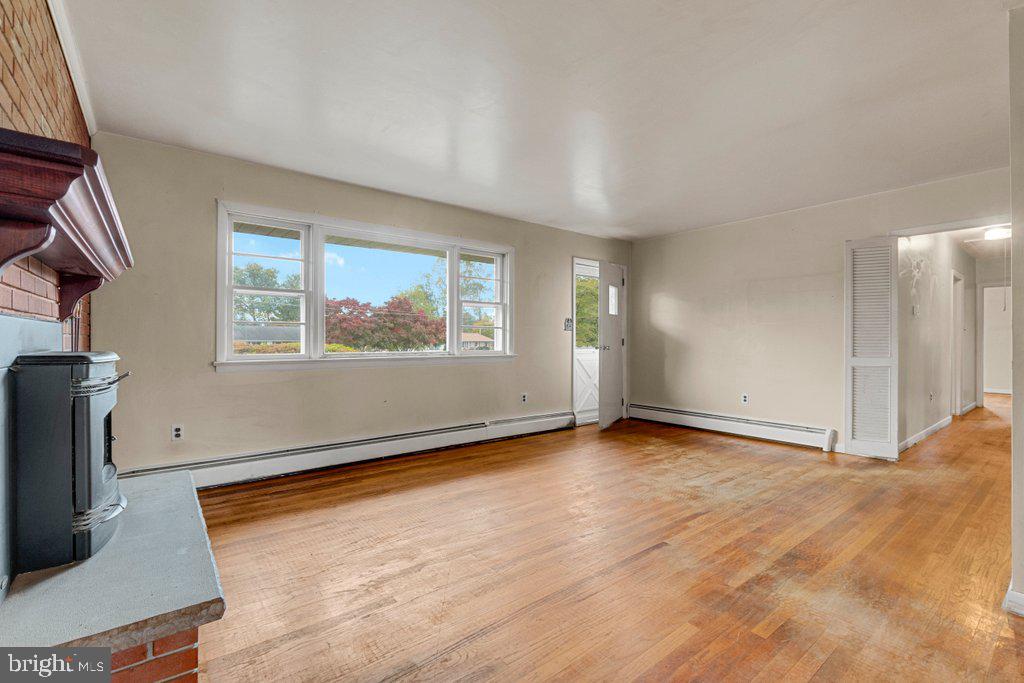 LAUREL VALLEY - Residential