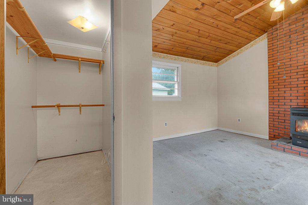 LAUREL VALLEY - Residential