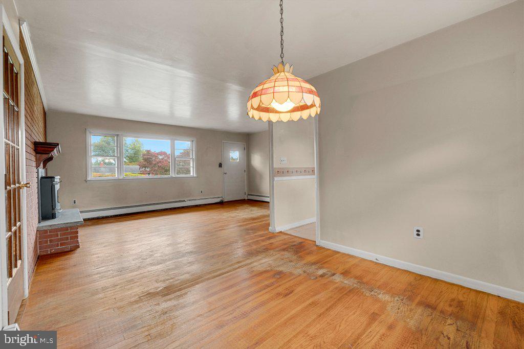 LAUREL VALLEY - Residential