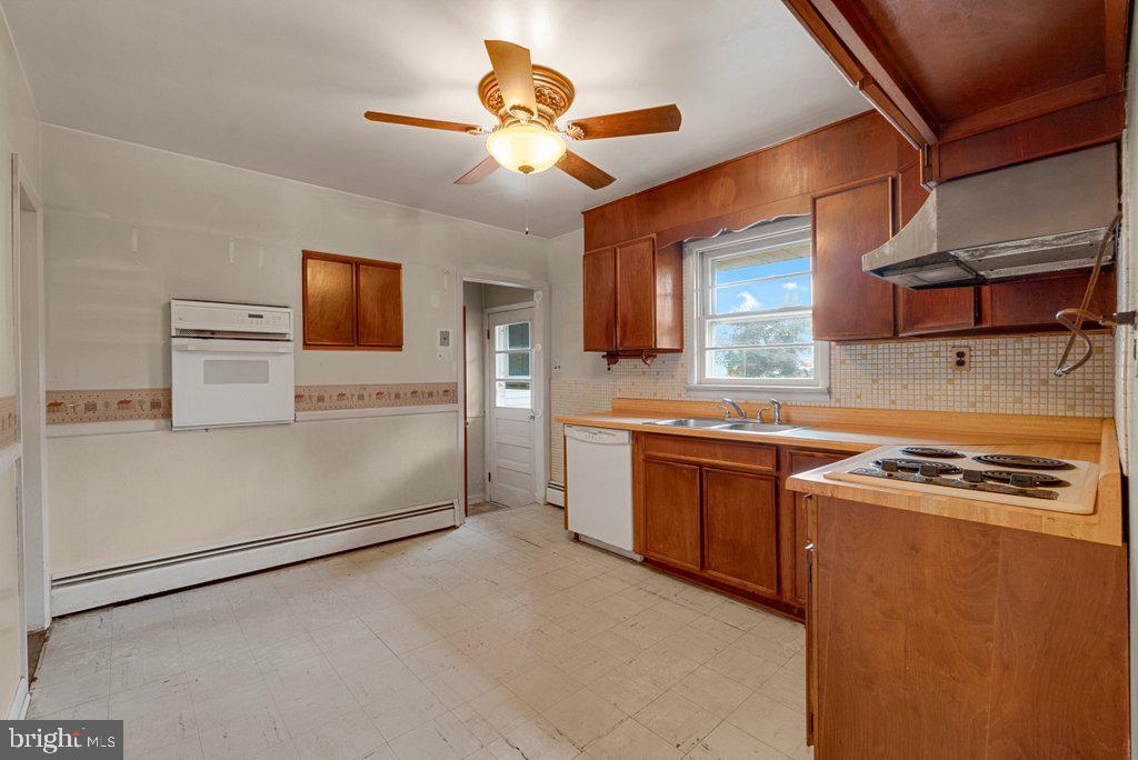 LAUREL VALLEY - Residential