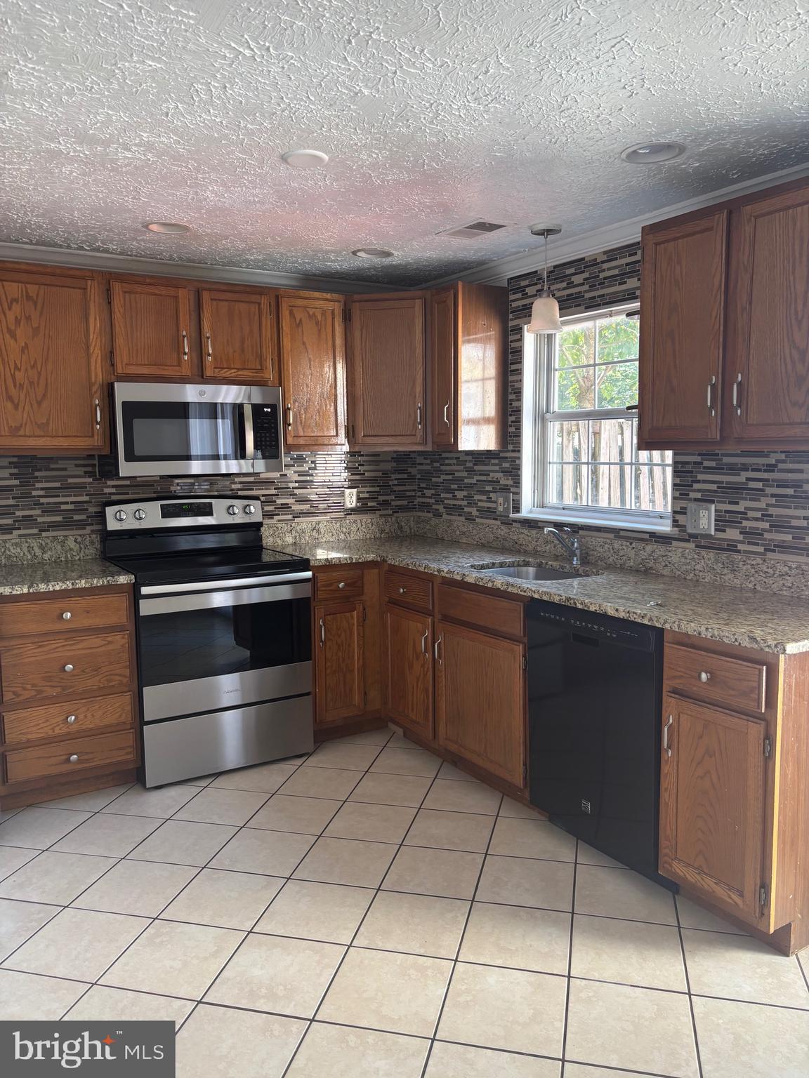 CLINTON PLAZA TOWNHOUSES - Residential