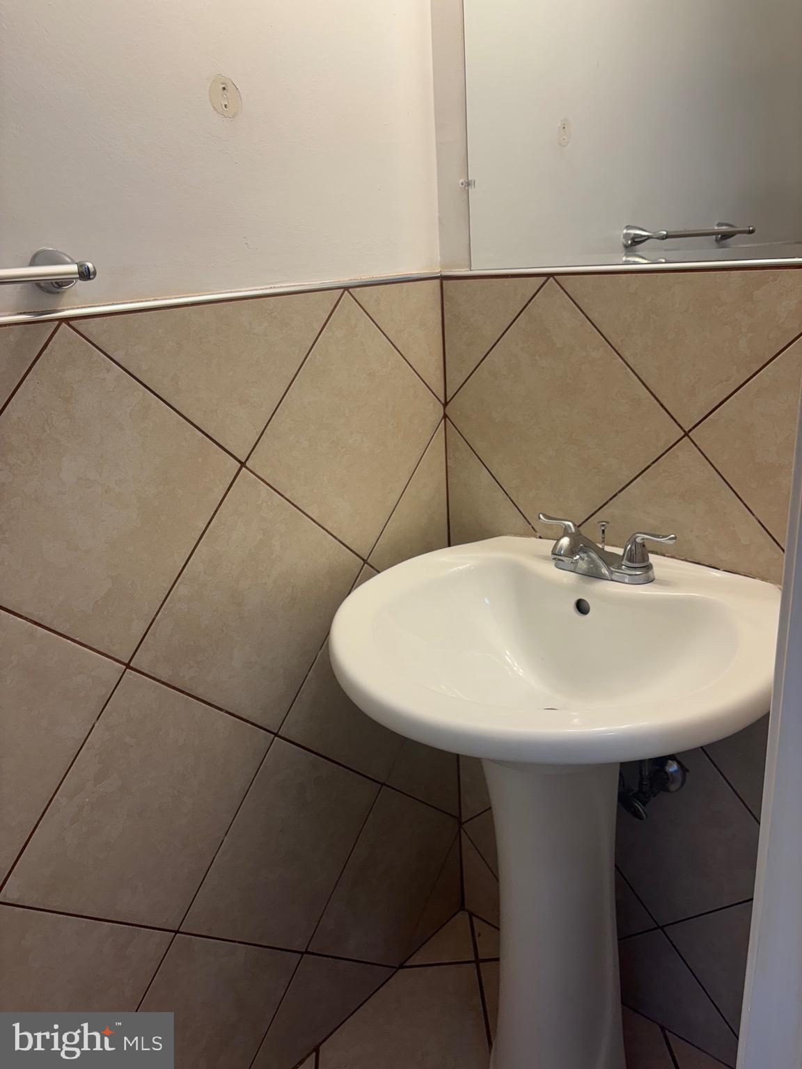 CLINTON PLAZA TOWNHOUSES - Residential