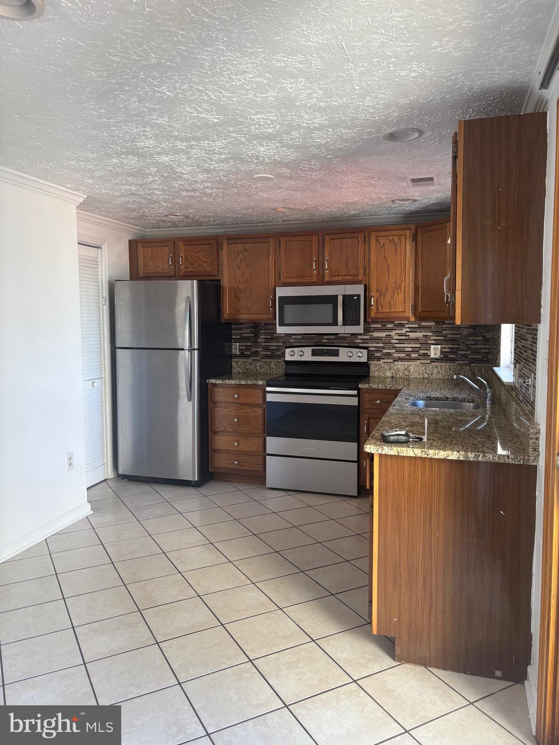 CLINTON PLAZA TOWNHOUSES - Residential