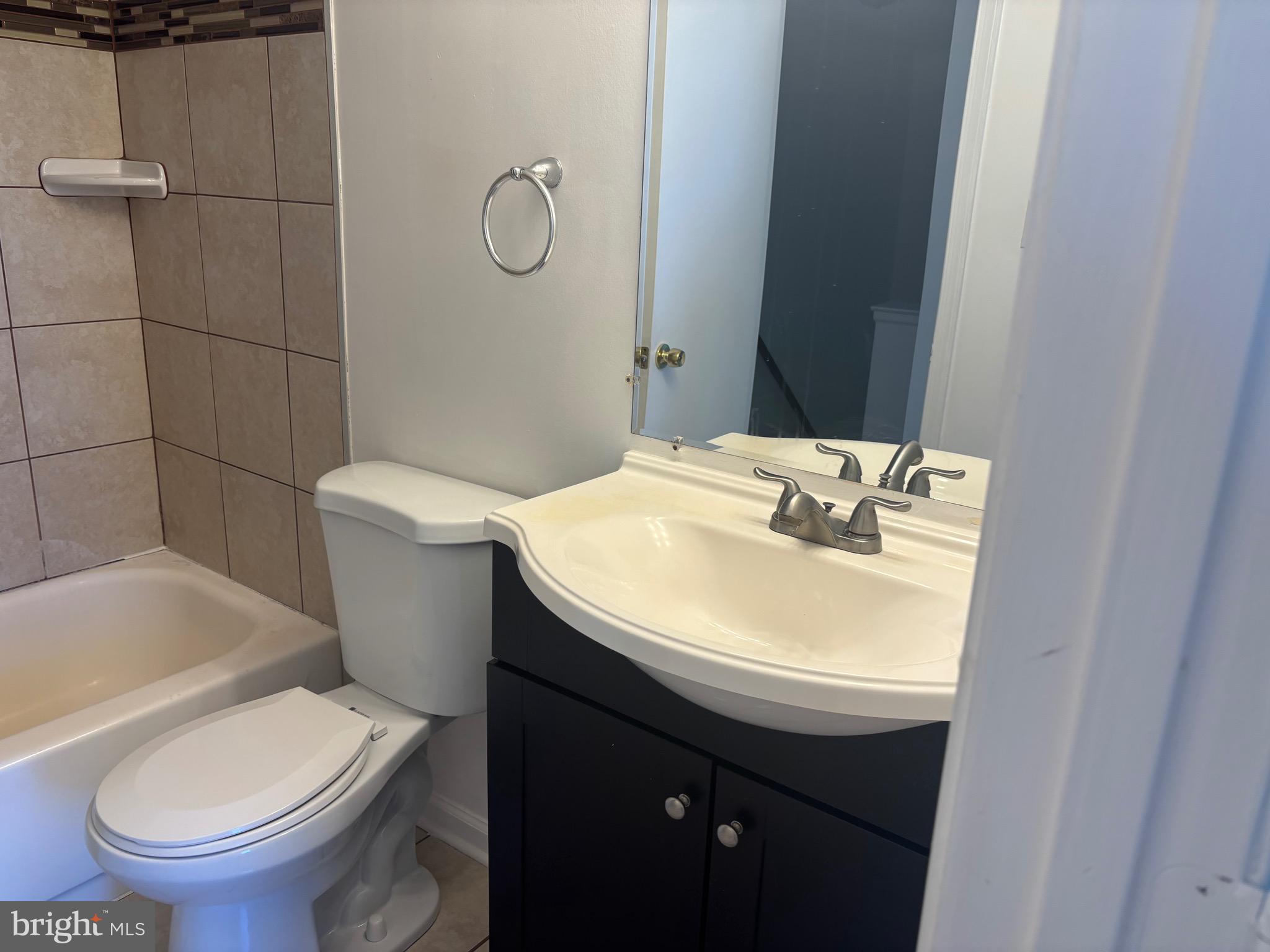 CLINTON PLAZA TOWNHOUSES - Residential