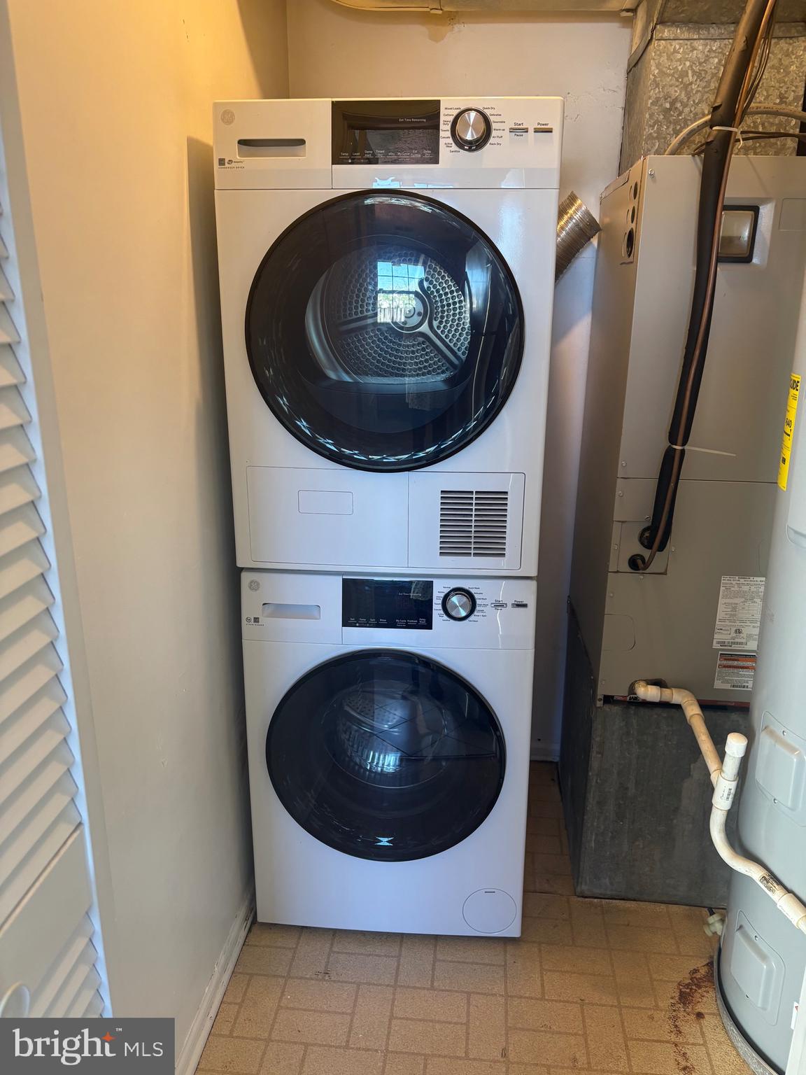 CLINTON PLAZA TOWNHOUSES - Residential