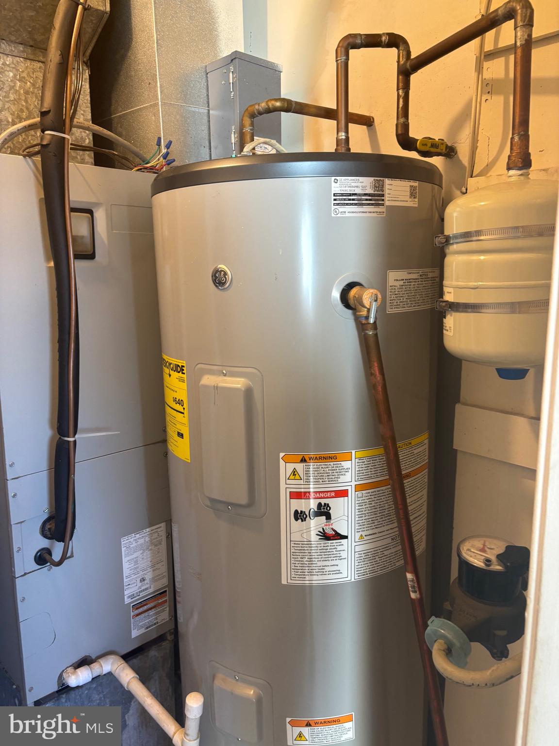 CLINTON PLAZA TOWNHOUSES - Residential