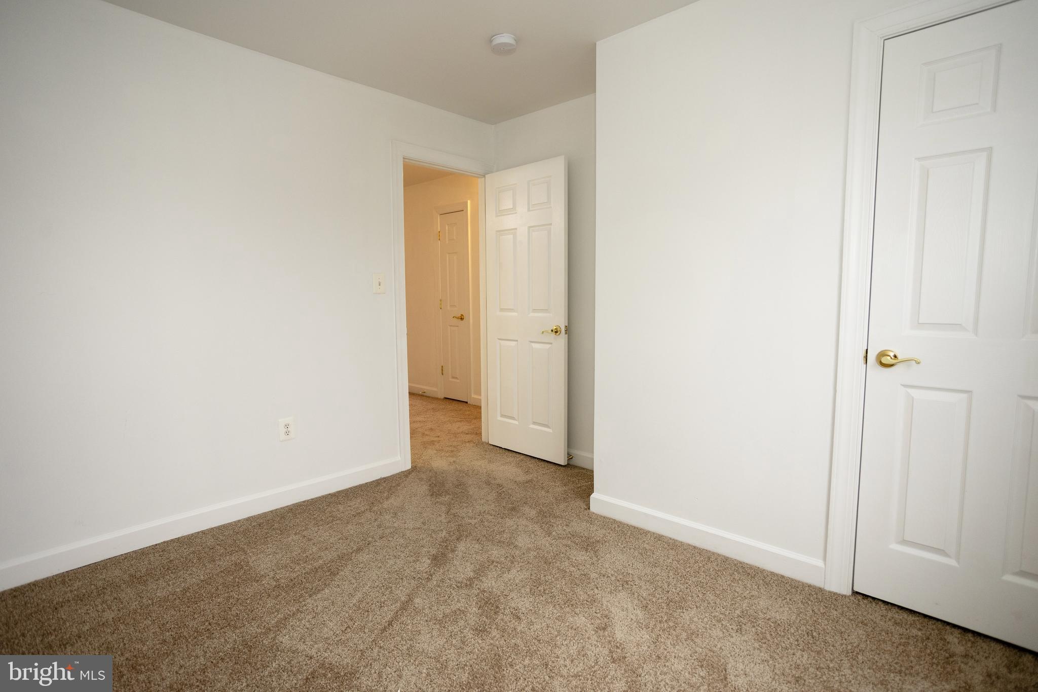 BLOOMS MILL - Residential Lease