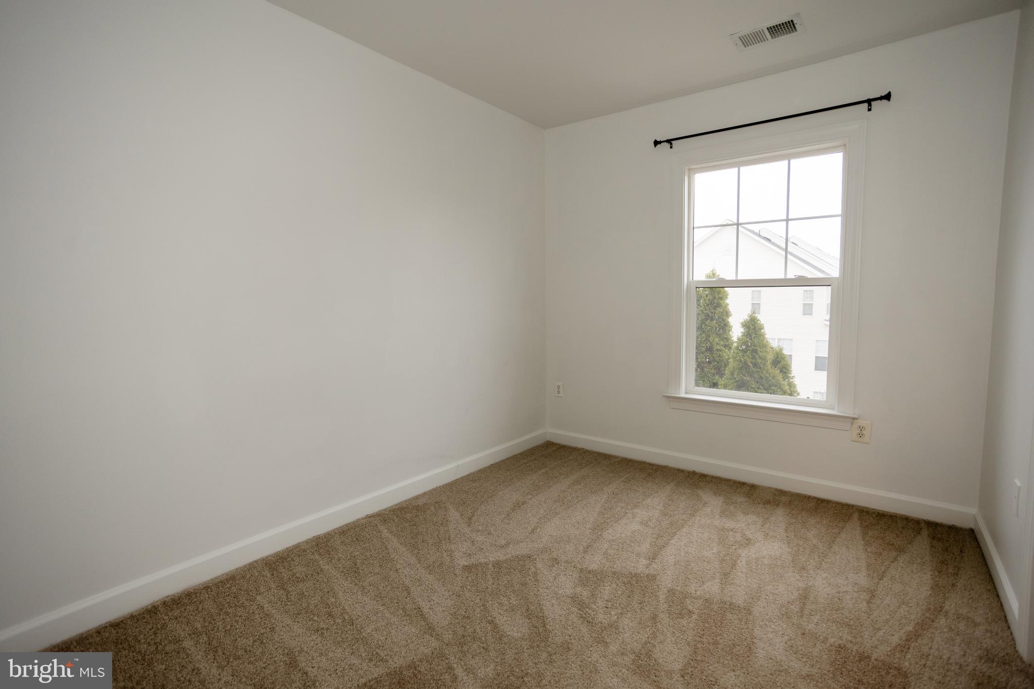 BLOOMS MILL - Residential Lease