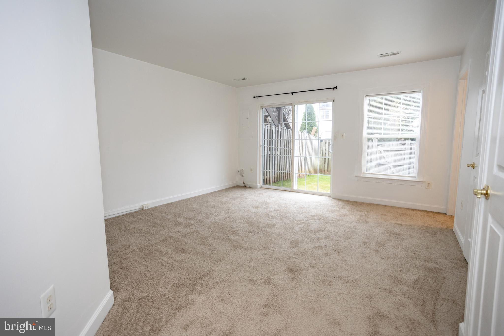 BLOOMS MILL - Residential Lease