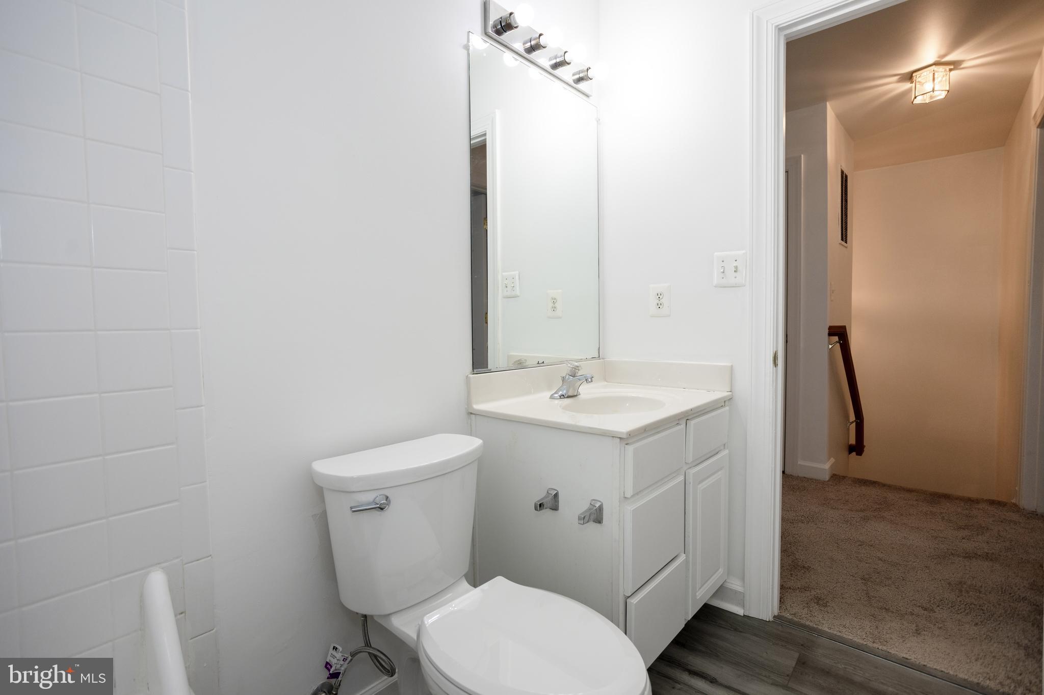 BLOOMS MILL - Residential Lease