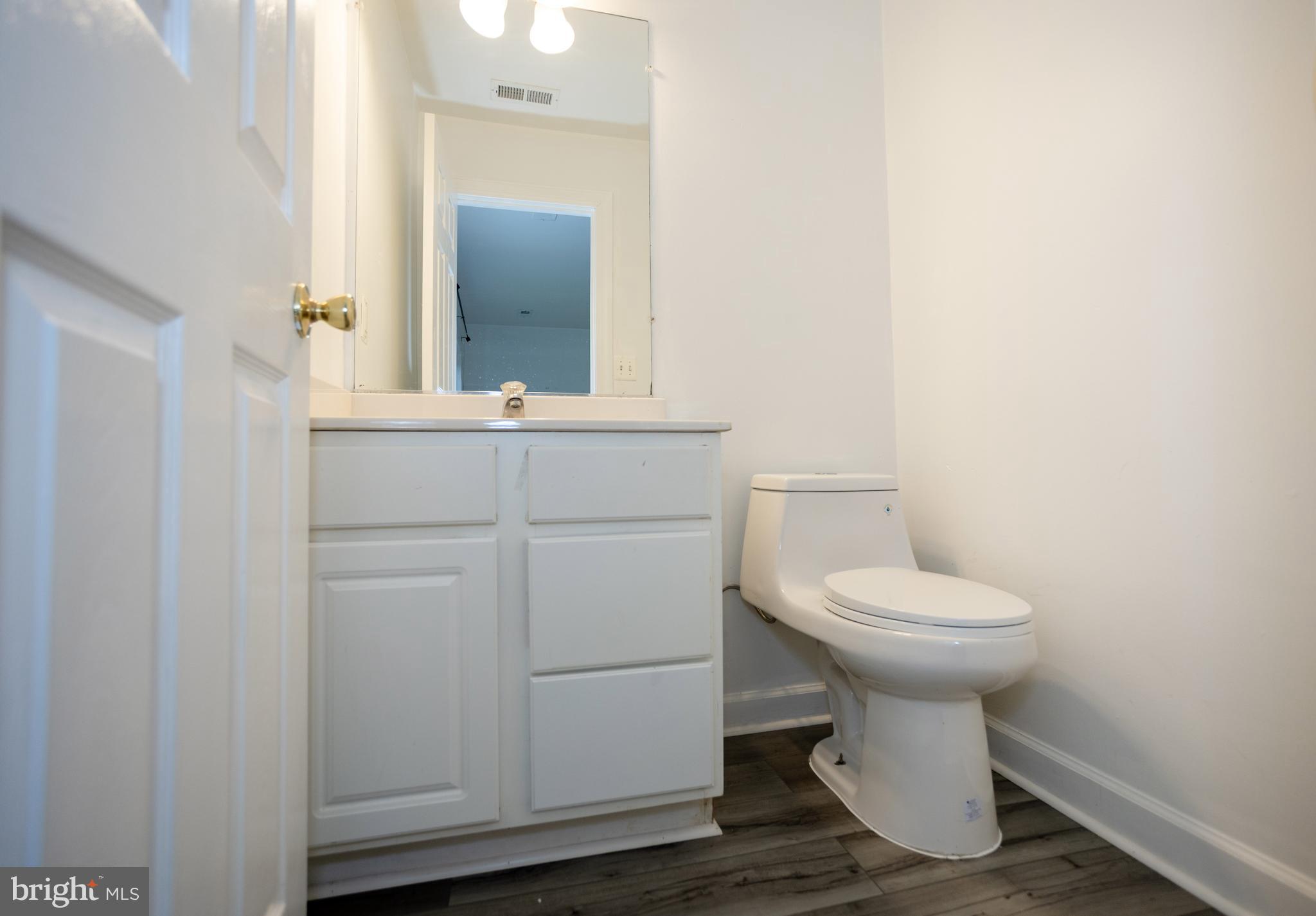 BLOOMS MILL - Residential Lease