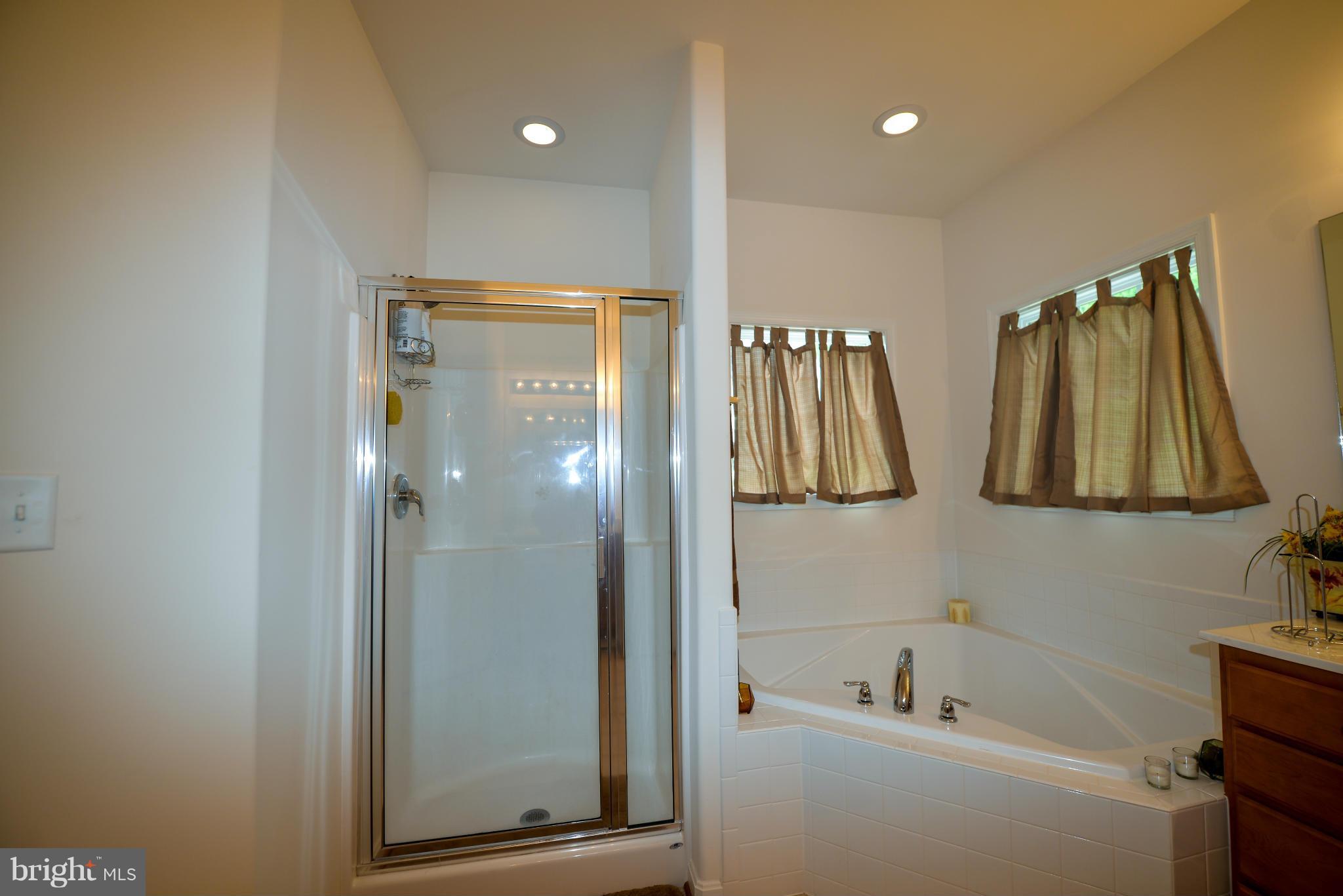 EVERETTE ESTATES - Residential Lease