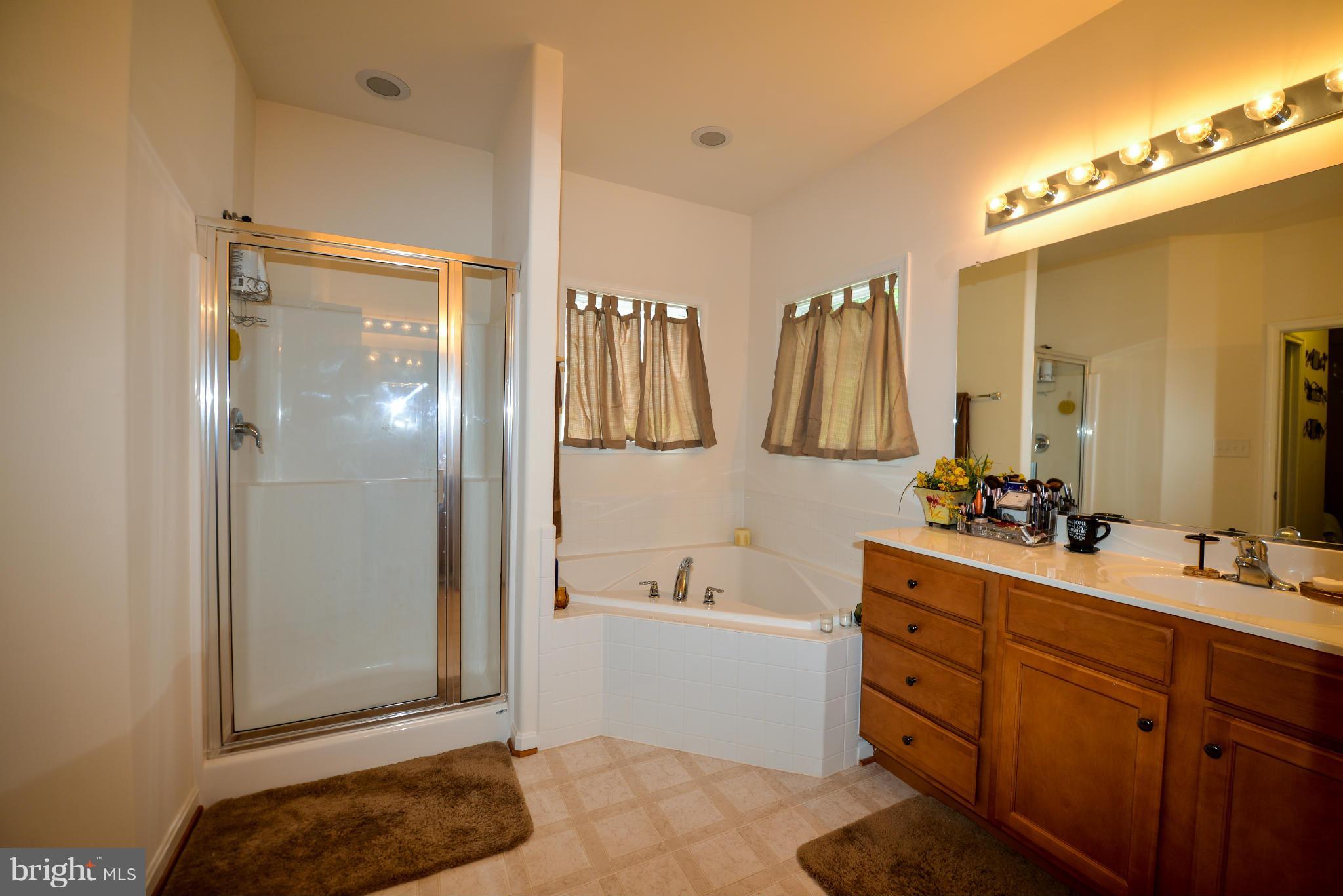 EVERETTE ESTATES - Residential Lease