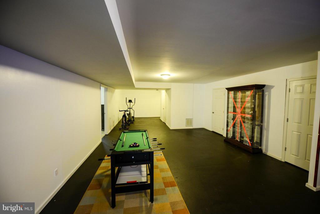 EVERETTE ESTATES - Residential Lease