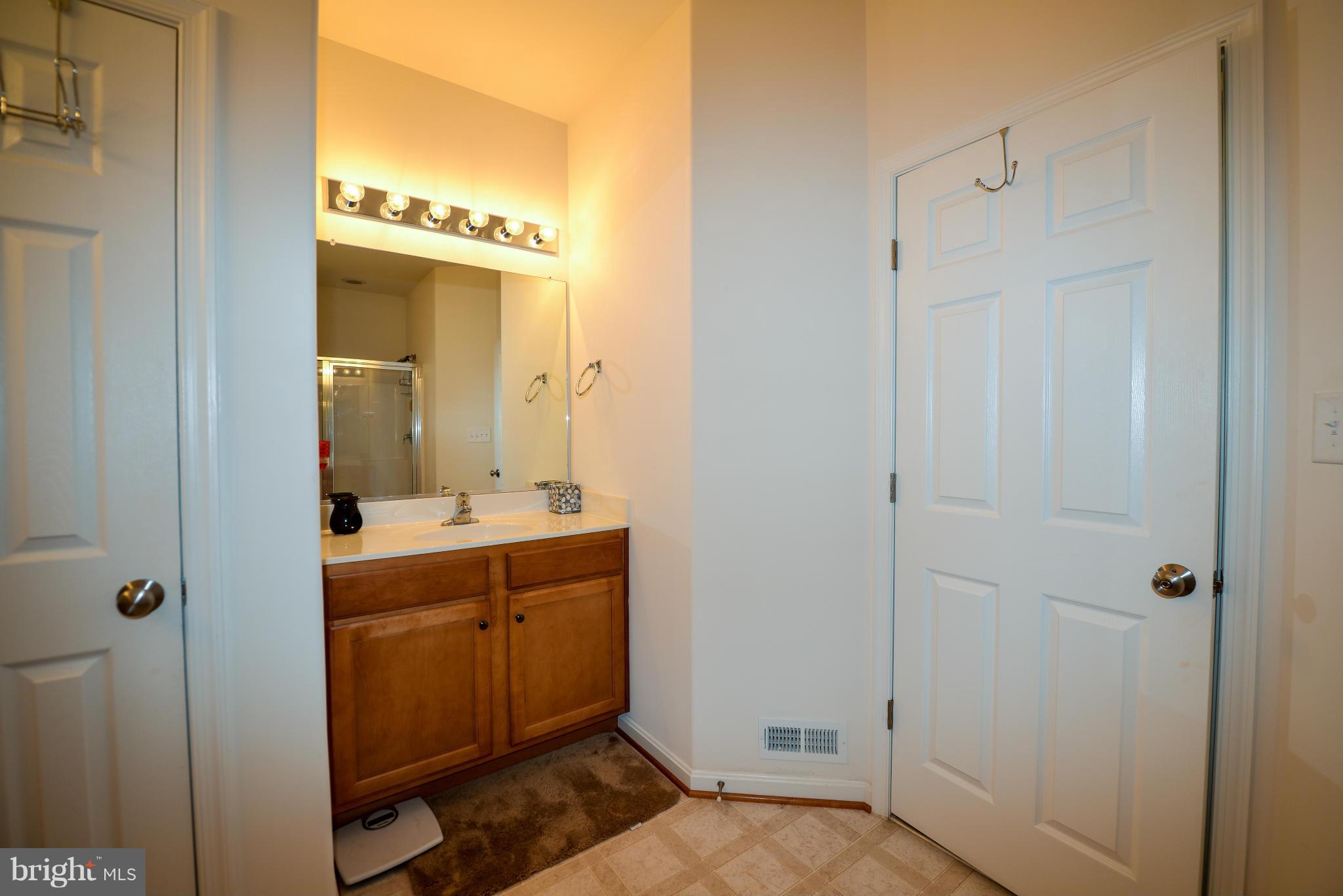 EVERETTE ESTATES - Residential Lease