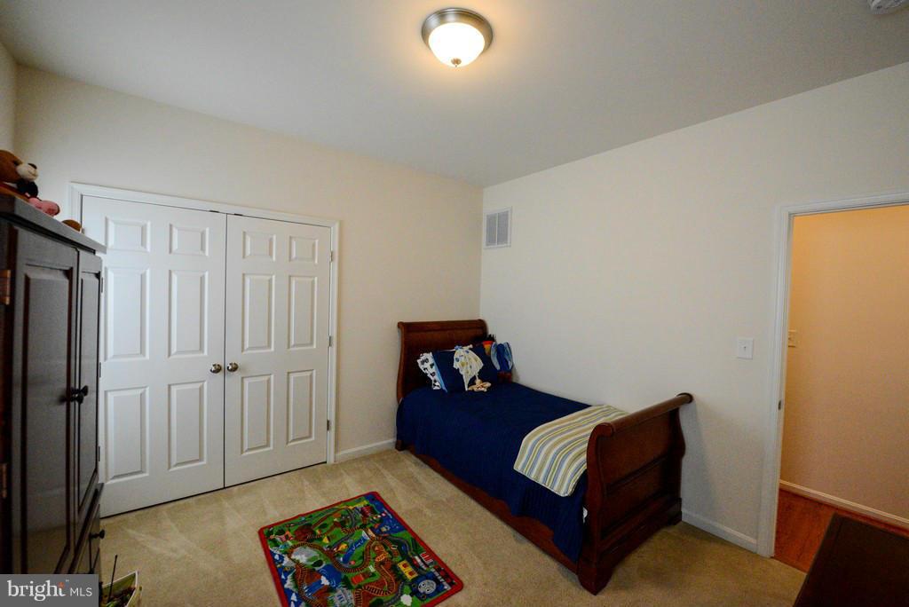 EVERETTE ESTATES - Residential Lease