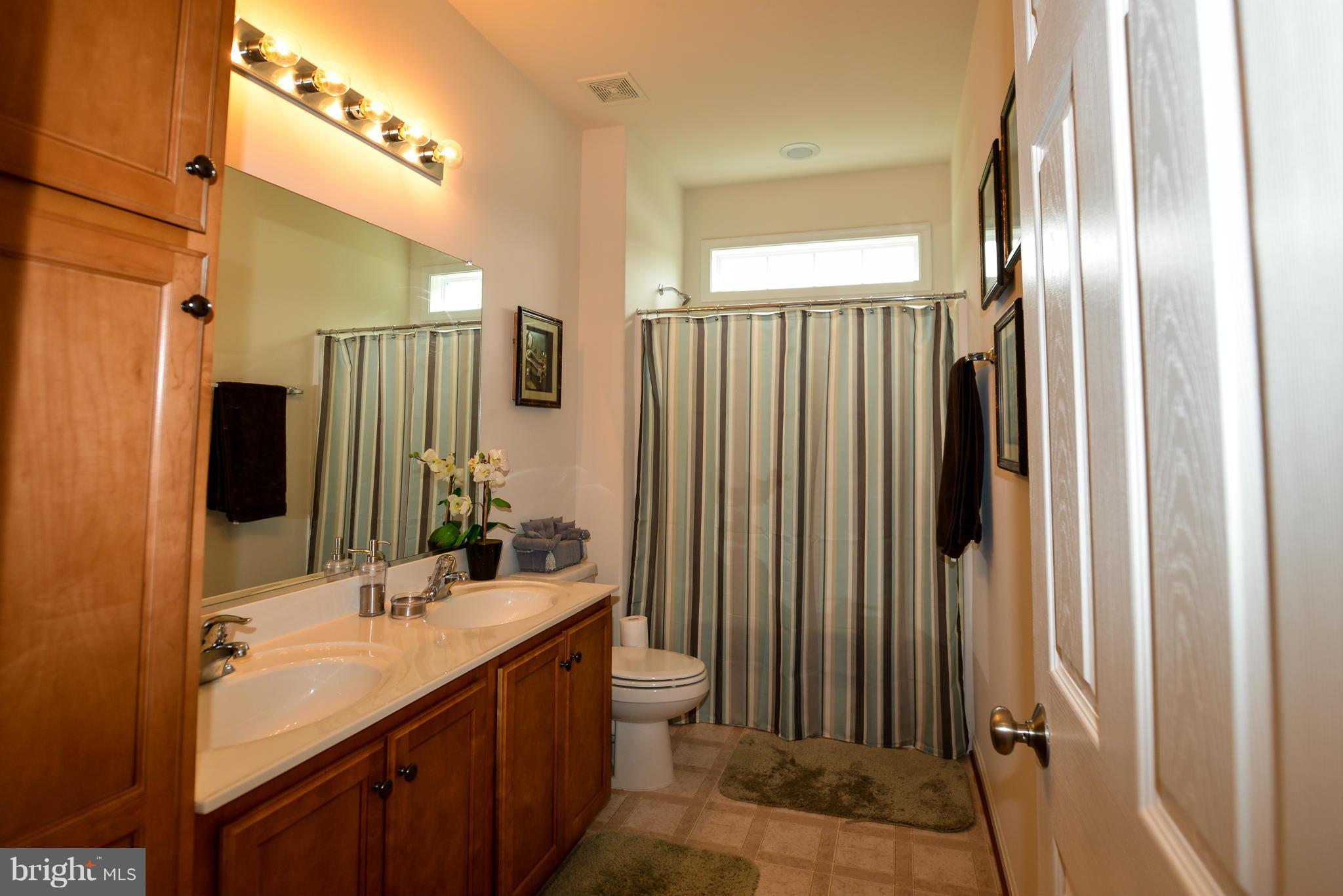 EVERETTE ESTATES - Residential Lease