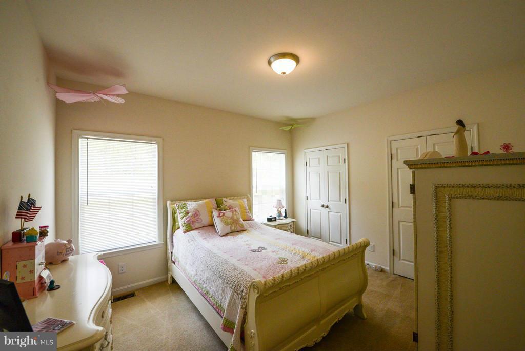 EVERETTE ESTATES - Residential Lease