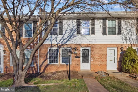 312 E Cornell Drive, Sterling, VA MLS: VALO2096106